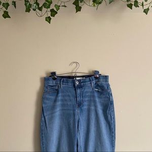 NWOT Levis Perfect Waist Straight Leg 525
